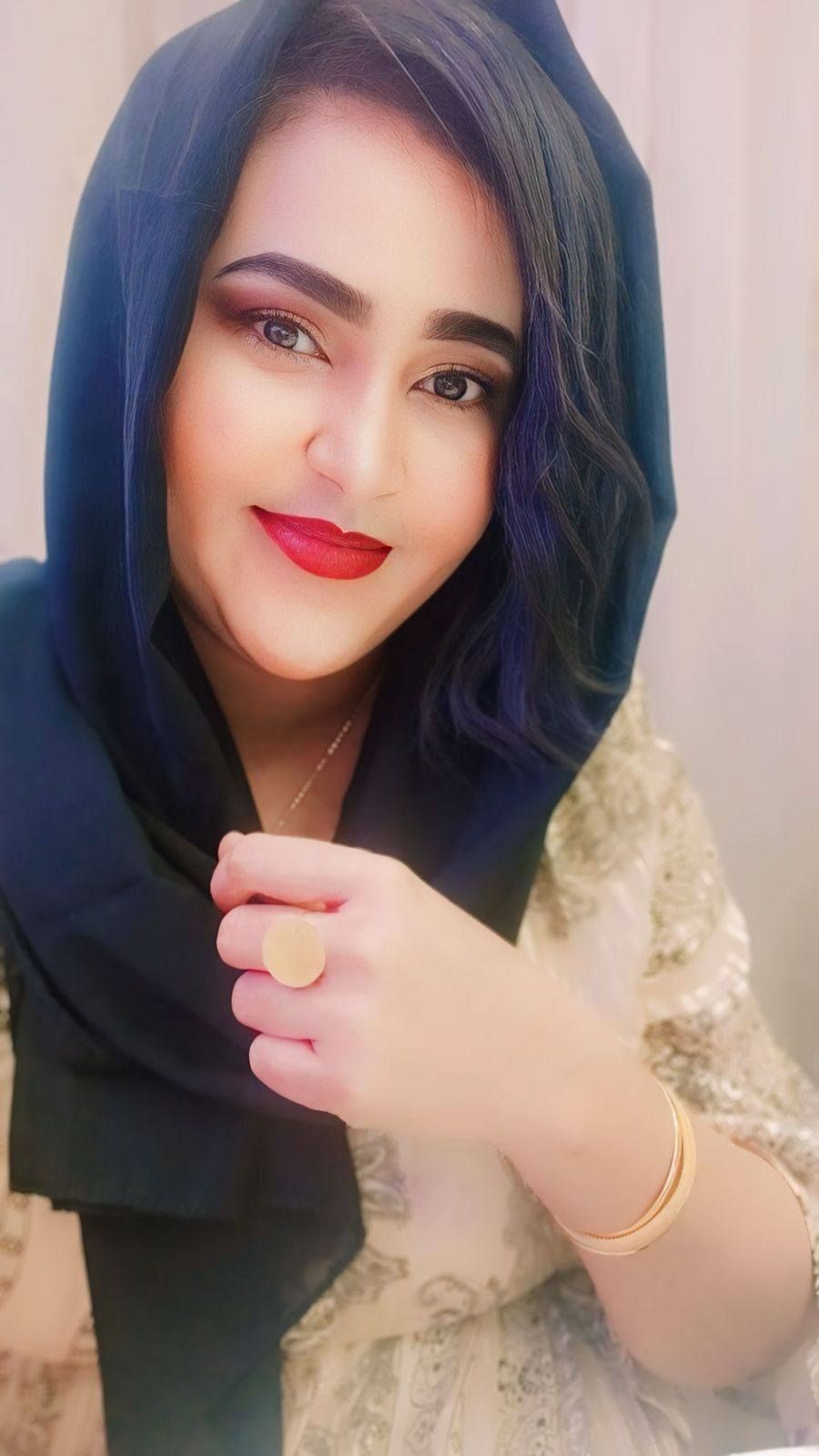 شاهد بالفيديو.. بصوت طروب.. فنانة سودانية تسخر من “الدعامة” (فرق الغوالي شين يا الحبايب.. حميدتي هسا وين وجاينكم في الضعين)