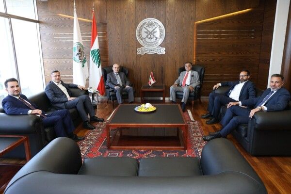 وزير الدفاع منسى من المدير العام لمصرف الإسكان على مشاريع المصرف الهادفة إلى تأمين القروض للبنانيين