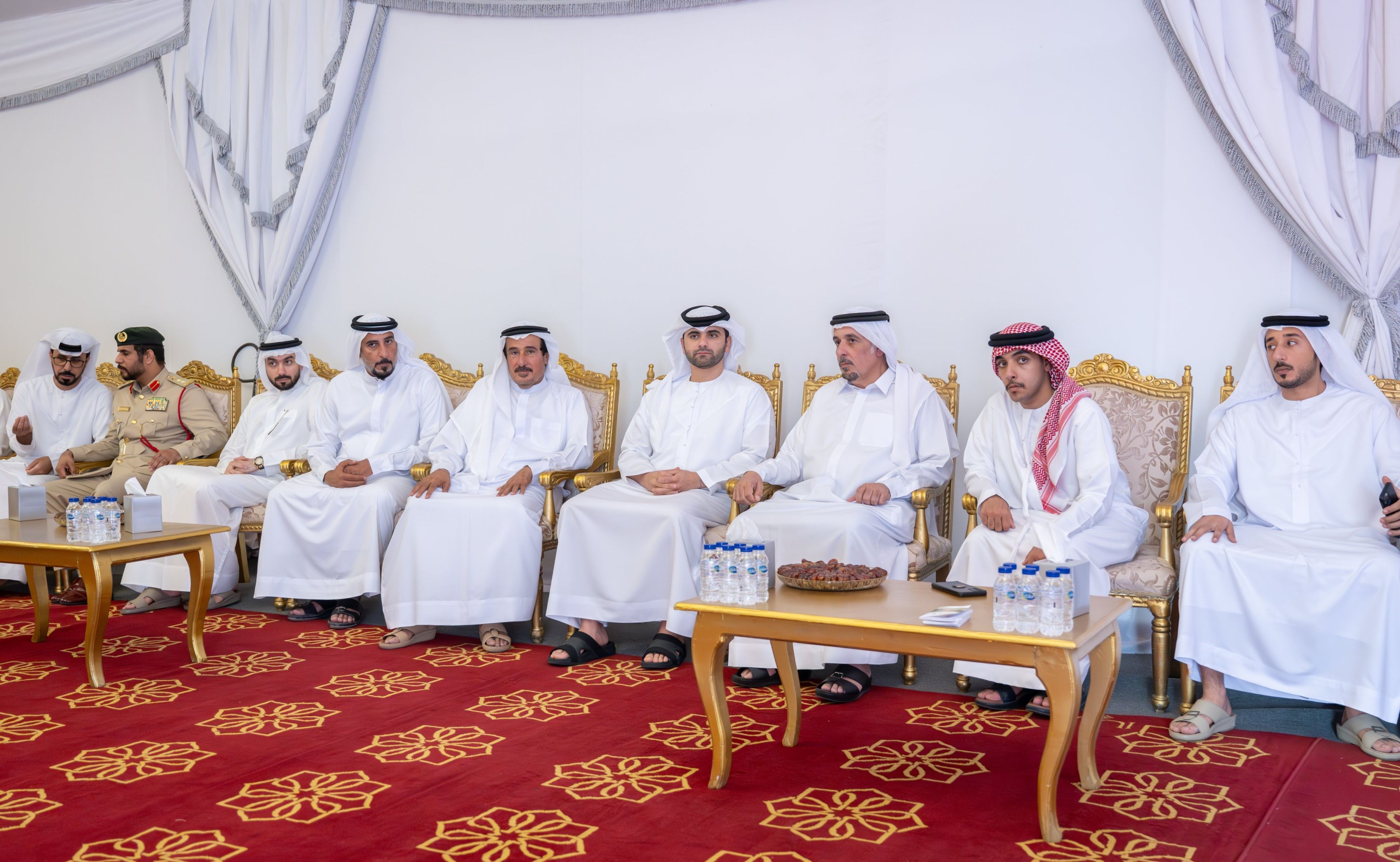 الامارات | منصور بن محمد يعزي في وفاة محمد عبدالله بالعبيده السويدي