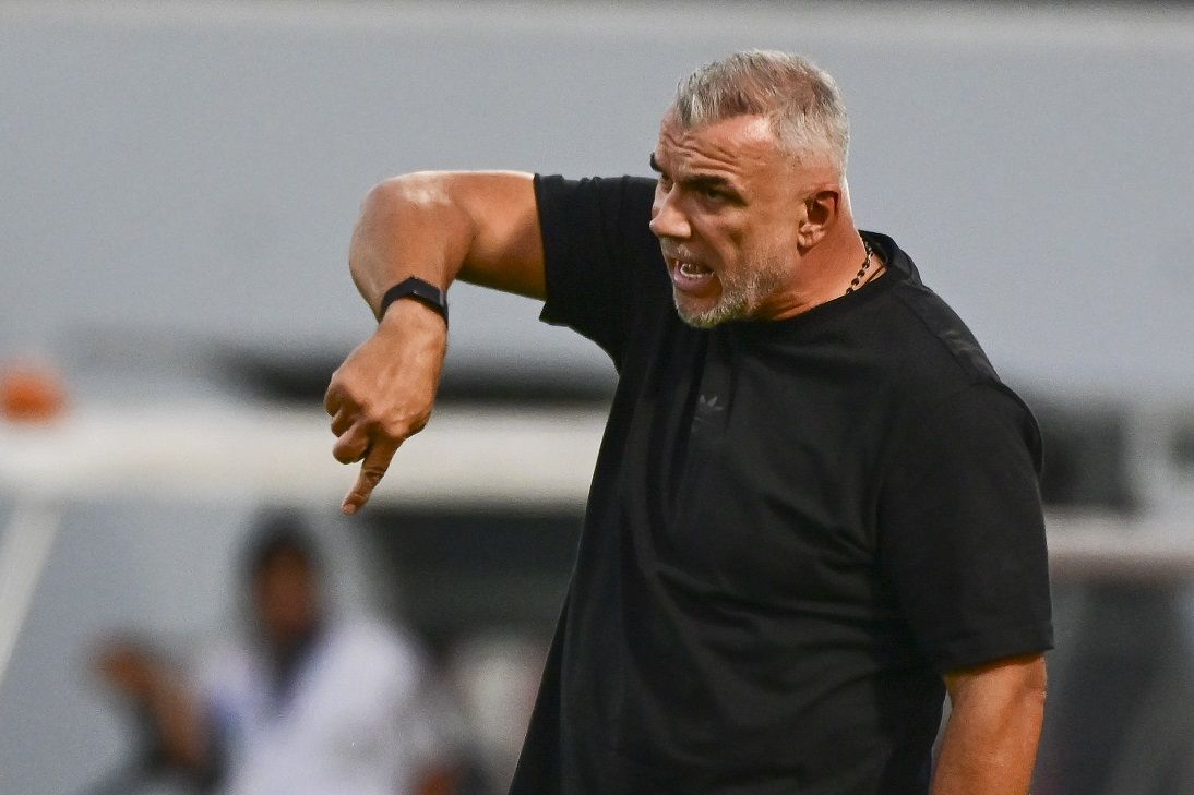 الامارات | كوزمين يعلق على توليه تدريب منتخب الإمارات.. وينتقد ملعب النهائي الآسيوي