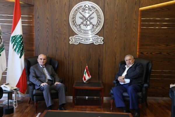 وزير الدفاع منسى من المدير العام لمصرف الإسكان على مشاريع المصرف الهادفة إلى تأمين القروض للبنانيين