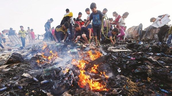 3 قتلى بقصف إسرائيلي استهدف مركز توزيع طعام