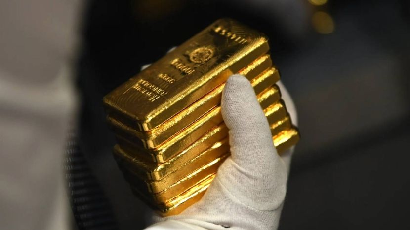 الذهب يواصل ارتفاعه القياسي متجاوزا 3500 دولارا بعد انتقادات ترمب للفيدرالي