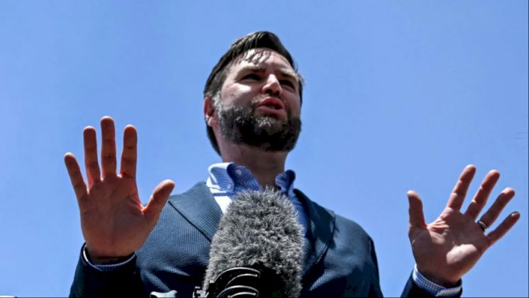 واشنطن تهدد بـ"الانسحاب" إذا لم تتوصل كييف وموسكو لاتفاق