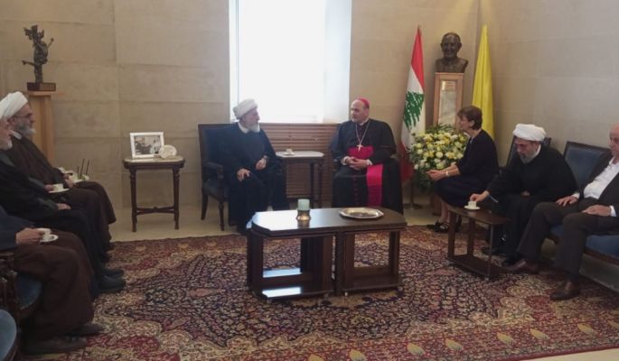 الخطيب زار السفارة البابوية معزيا: فقد العالم رجل سلام وحوار ومدافعا عنيدا عن الفقراء