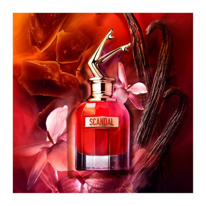 أفخم العطور بتوقيع أشهر مصممي الأزياء العالميين .. تعرفي إليها