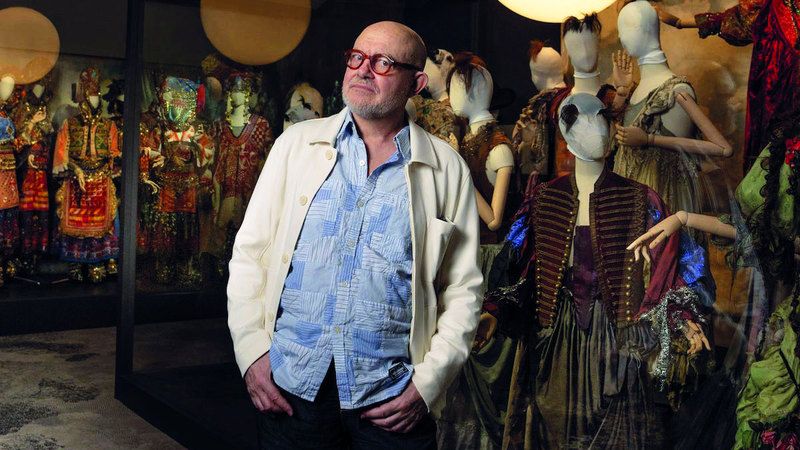 الامارات | كريستيان لاكروا: تصميم أزياء المسرح مهنتي الحقيقية