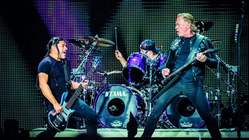 الامارات | فرقة ميتاليكا تغني في أبوظبي