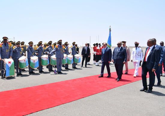 الرئيس السيسي ونظيره الجيبوتى يؤكدان رفضهما تهديد أمن الملاحة بالبحر الأحمر