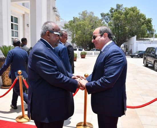 الرئيس السيسي ونظيره الجيبوتى يؤكدان رفضهما تهديد أمن الملاحة بالبحر الأحمر
