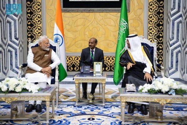 رئيس وزراء الهند يختصر زيارته للسعودية بعد الهجوم في كشمير الذي أوقع أكثر من 20 قتيلا