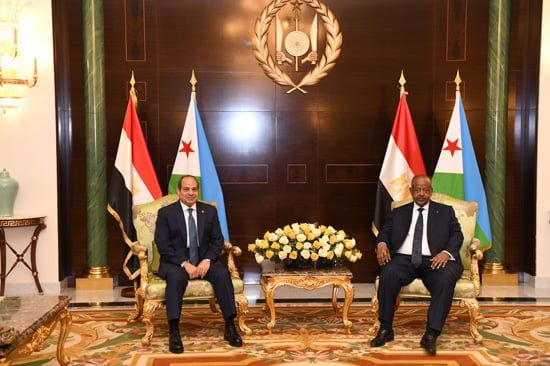 الرئيس السيسي ونظيره الجيبوتى يؤكدان رفضهما تهديد أمن الملاحة بالبحر الأحمر
