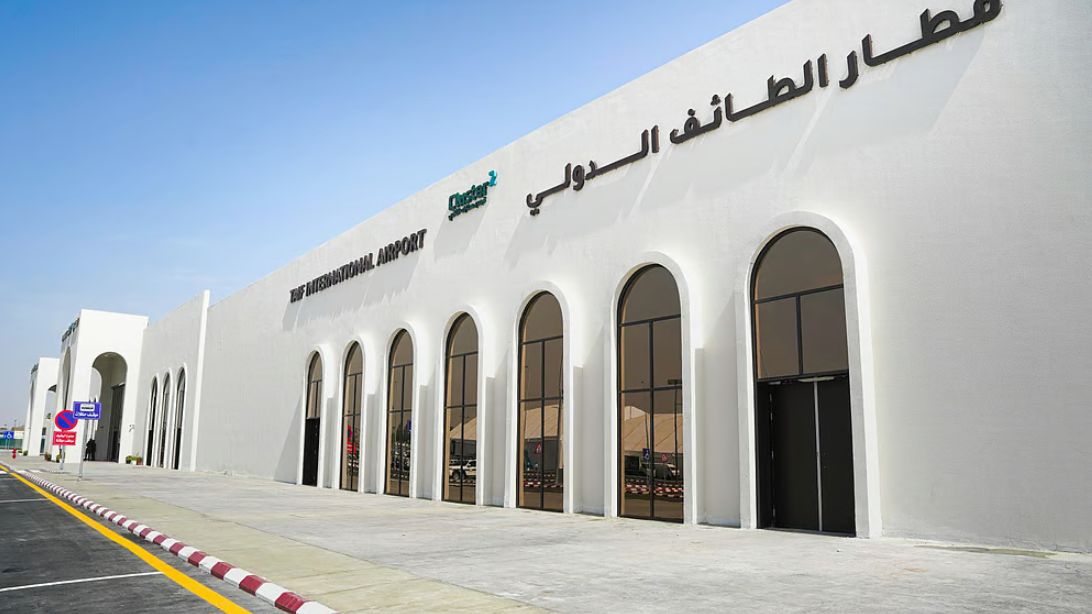 السعودية | معفاة من الرسوم الجمركية والضريبية.. افتتاح السوق الحرة بمطار الطائف