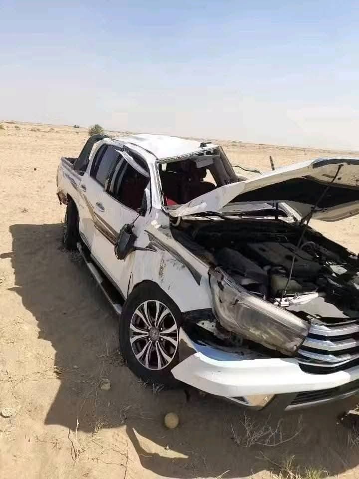 شاهد بالصور.. في موقف يُجسد الشرف والأمانة.. شرطي سوداني يعيد مبلغ 250 ألف دولار ومبالغ أخرى لصاحبها بعد تعرض سيارته التي يقودها لحادث سير بالطريق القومي