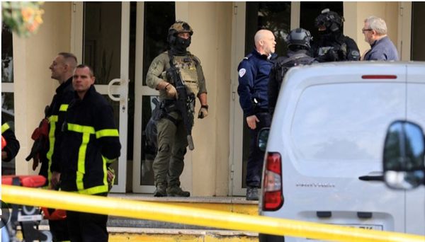 فرنسا: قتيل و3 مصابين في واقعة طعن بمدرسة