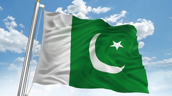 باكستان تعلن تعليق التجارة وإغلاق الحدود والمجال الجوي مع الهند
