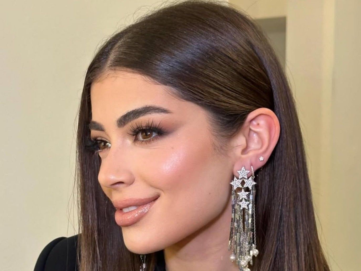 ليلى أحمد زاهر تحتفل بزفافها: إليكِ إطلالتها وأجمل صيحات جمالية بأسلوبها