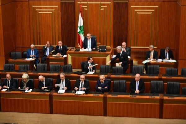 "النشرة": ارجاء البحث بمناقشة إقتراح القانون المعجل المكرر الرامي إلى حظر تحويل أموال النازحين السوريين إلى لبنان