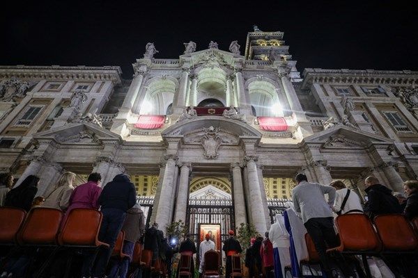 وداع مهيب للبابا فرنسيس وسط حشود غفيرة من حول العالم