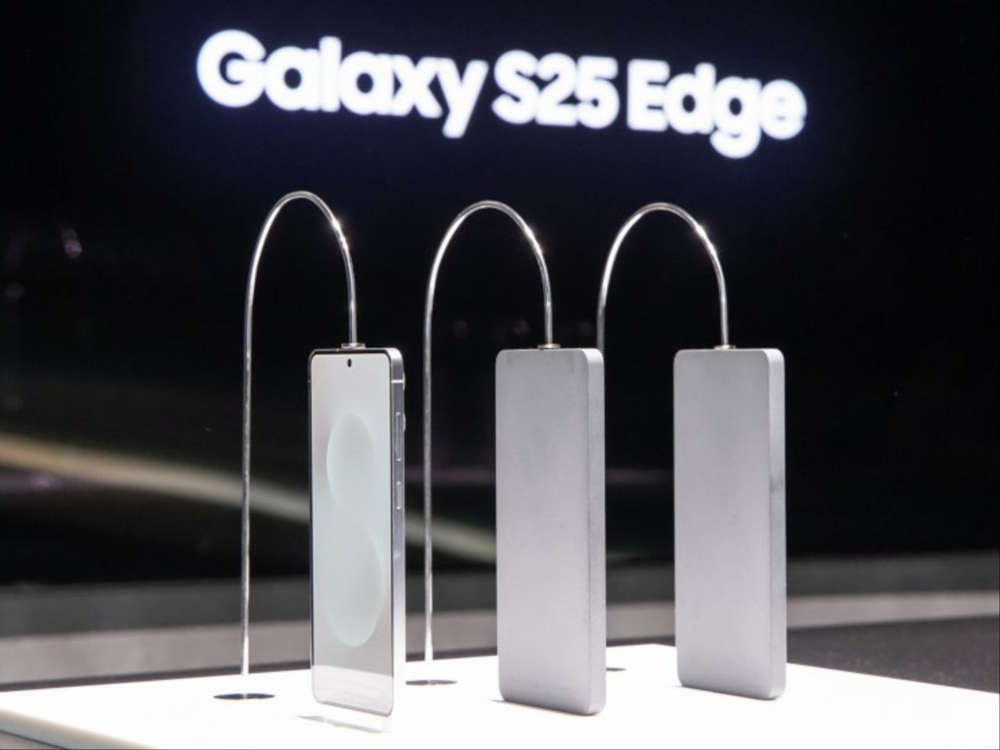 تكنولوجيا: Samsung تخطط لإطلاق عالمي لـ Galaxy S25 Edge في 13 مايو