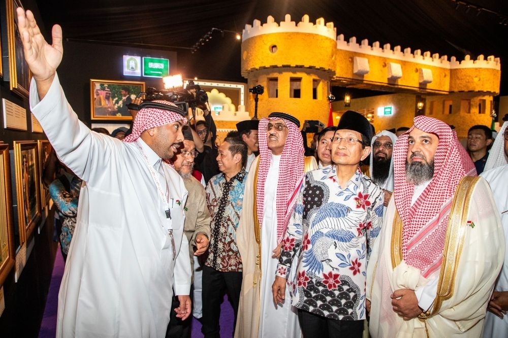 مستهدفة مليون زائر.. "الشؤون الإسلامية" تفتتح معرض "جسور" الإسلامي الخامس بإندونيسيا