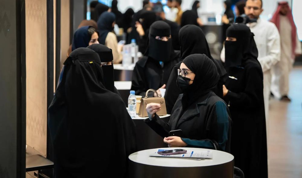 وزارة الاتصالات تحتفي بتميّز المرأة السعودية في التقنية والابتكار