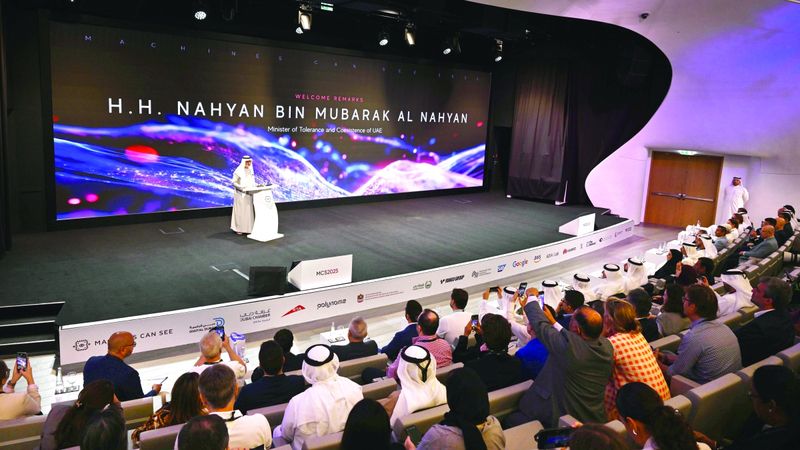 الامارات | نهيان بن مبارك: القيم الإنسانية عناصر محورية في توجيه الذكاء الاصطناعي