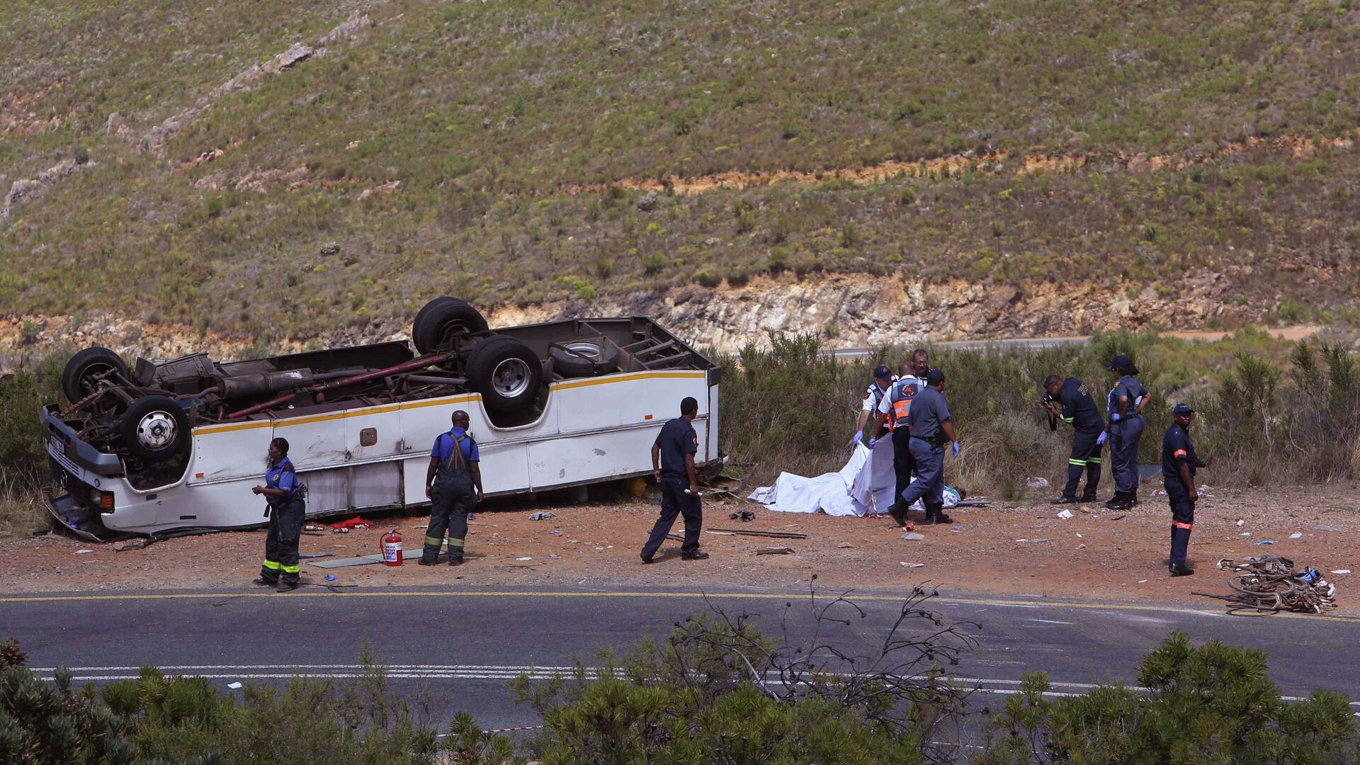 مصرع 12 شخصا بينهم 10 مصريين في حادث سير مروع شرقي ليبيا