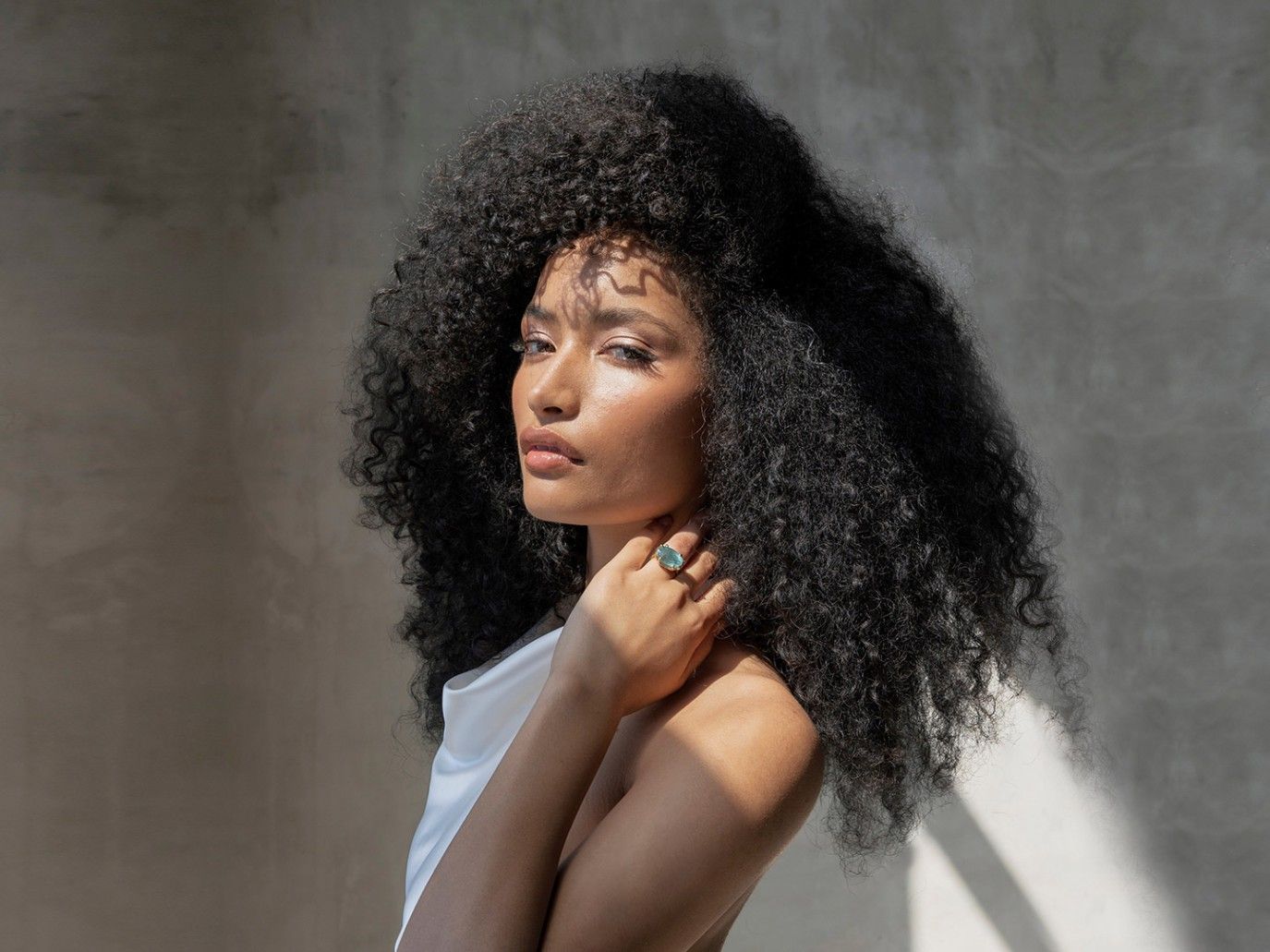 دليلك لطرق التسمير في الصيف.. من السولاريوم إلى مستحضرات البرونزاج