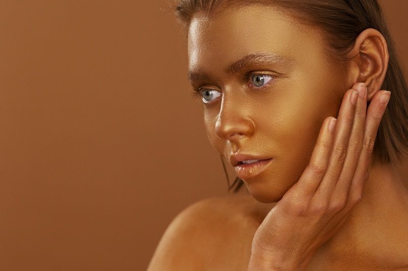 دليلك لطرق التسمير في الصيف.. من السولاريوم إلى مستحضرات البرونزاج