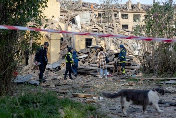 زيلينسكي: العثور على أجزاء أميركية في صاروخ كوري شمالي أطلقته روسيا على كييف