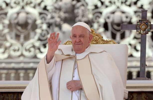 شخصيات سياسة ودينية زارت السفارة البابوية في حريصا معزية برحيل البابا فرنسيس