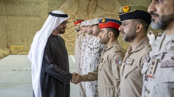 الخليج اليوم .. محمد بن زايد: تطوير القوات المسلحة أولوية إستراتيجية