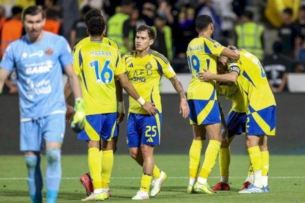 بطولة السعودية: الإتحاد الغائب قاريا يقترب من استعادة اللقب