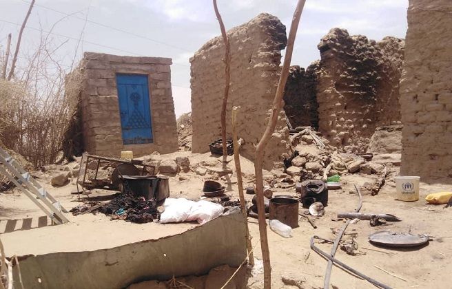 مأرب.. إصابة 4 أطفال إثر اندلاع حريق في مخيم للنازحين