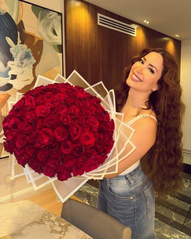 بين الراحة والجرأة… شاهد نسرين طافش تستمتع بوقتها في المالديف