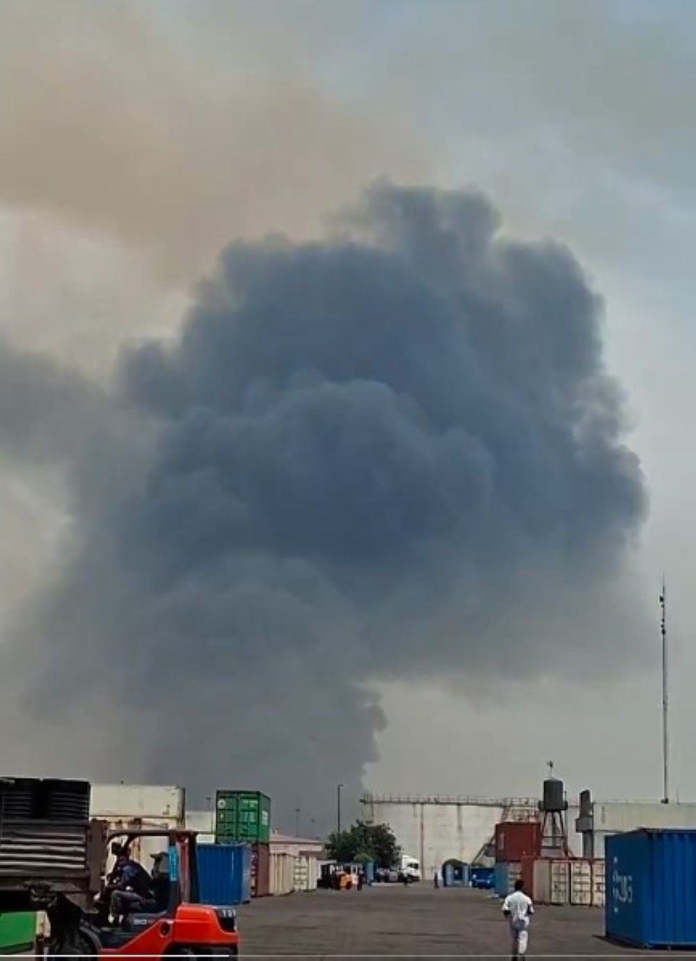 5 قتلى وأكثر من 700 مصاب.. ارتفاع حصيلة انفجار الميناء الإيراني