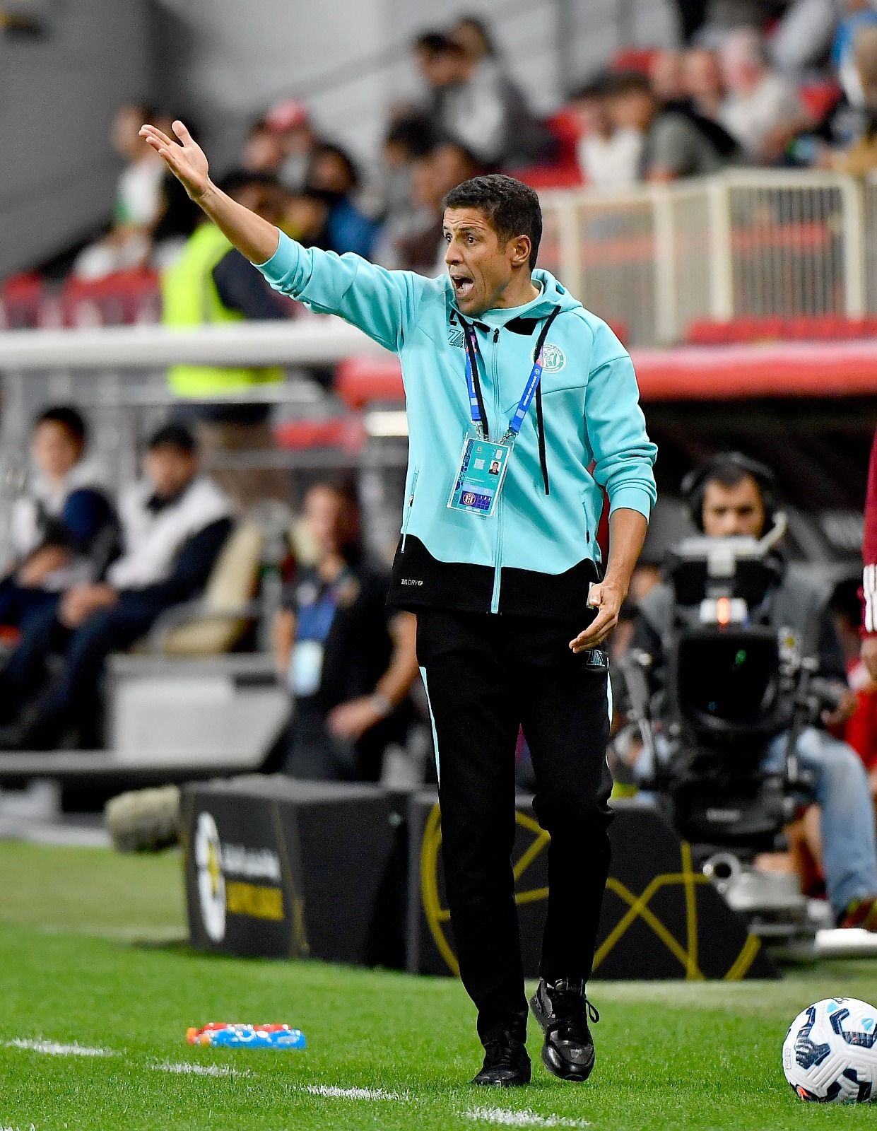 الامارات | أنباء تعاقد منتخب العراق مع المدرب عموته تعود إلى الواجهة