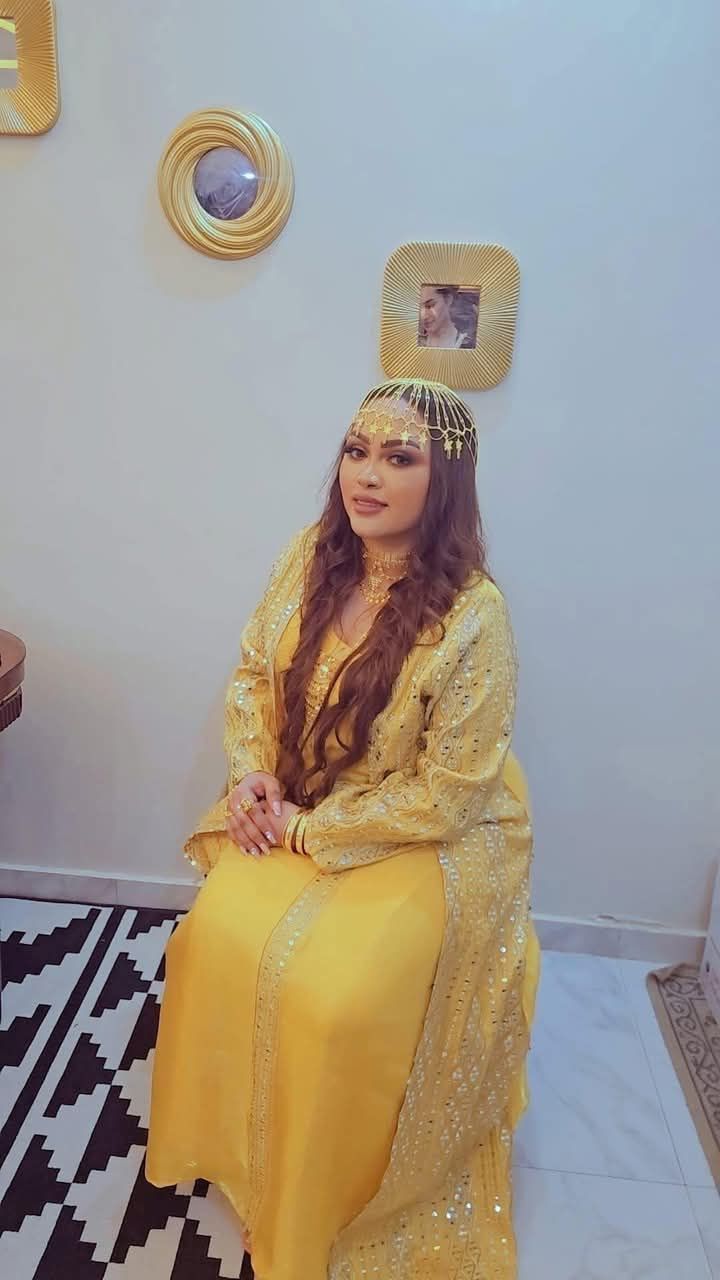 شاهد بالفيديو.. حسناء الشاشة السودانية نورهان نجيب تتفاعل في الرقص إحتفالاً بعقد قرانها