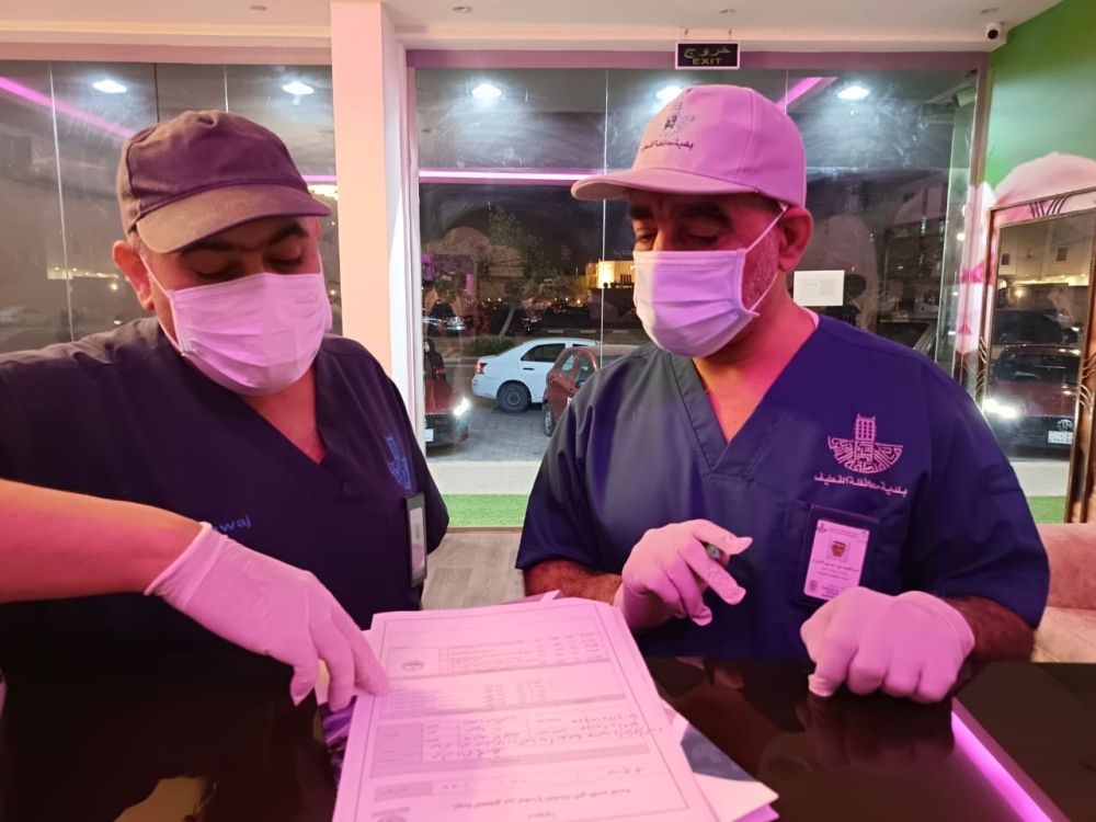 "البلديات والإسكان" تحدد 12 ضابطا لسريان الشهادة الصحية