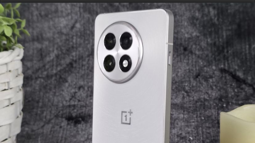تكنولوجيا: ترقيات OnePlus 13R تشمل تجاوز الشحن ودعم نقل الملفات مع Mac