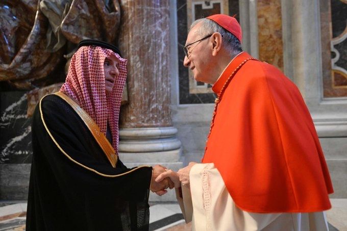 السعودية | وزير الدولة للشؤون الخارجية يترأس وفد المملكة في مراسم تشييع بابا الفاتيكان