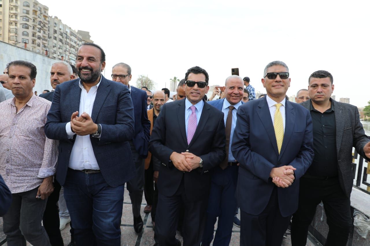 وزير الرياضة ومحافظ الجيزة يفتتحان ملاعب نادى الصحفيين النهرى