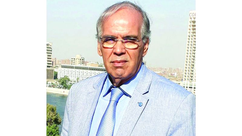 الامارات | معرض الكتاب في الرباط يحتفي بالشاعر محمد بنطلحة