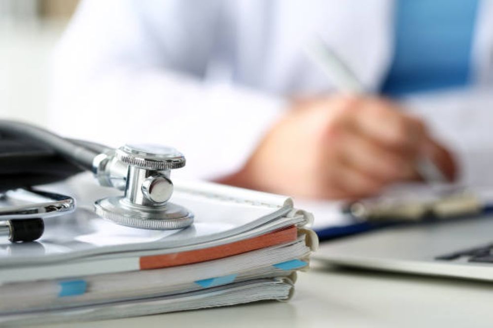 بدل نقدي لدراسة الأبناء وتأمين طبي لمنسوبي ”الصحة“ المنتقلين إلى ”وقاية“