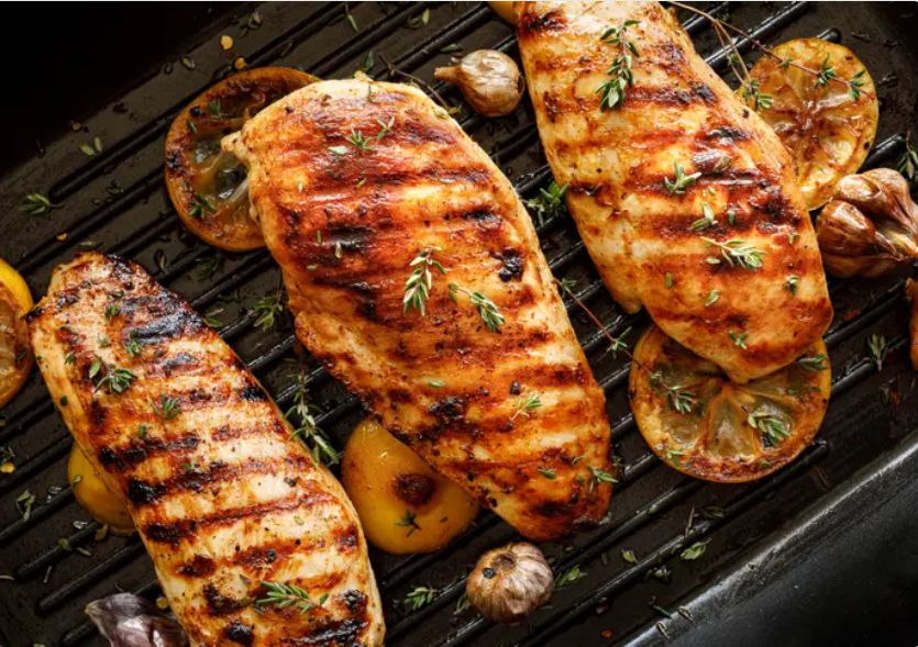 الامارات | دراسة حديثة: الدجاج خطر على الصحة !! 20 لقمة أسبوعياً منه قد تؤدي للوفاة !