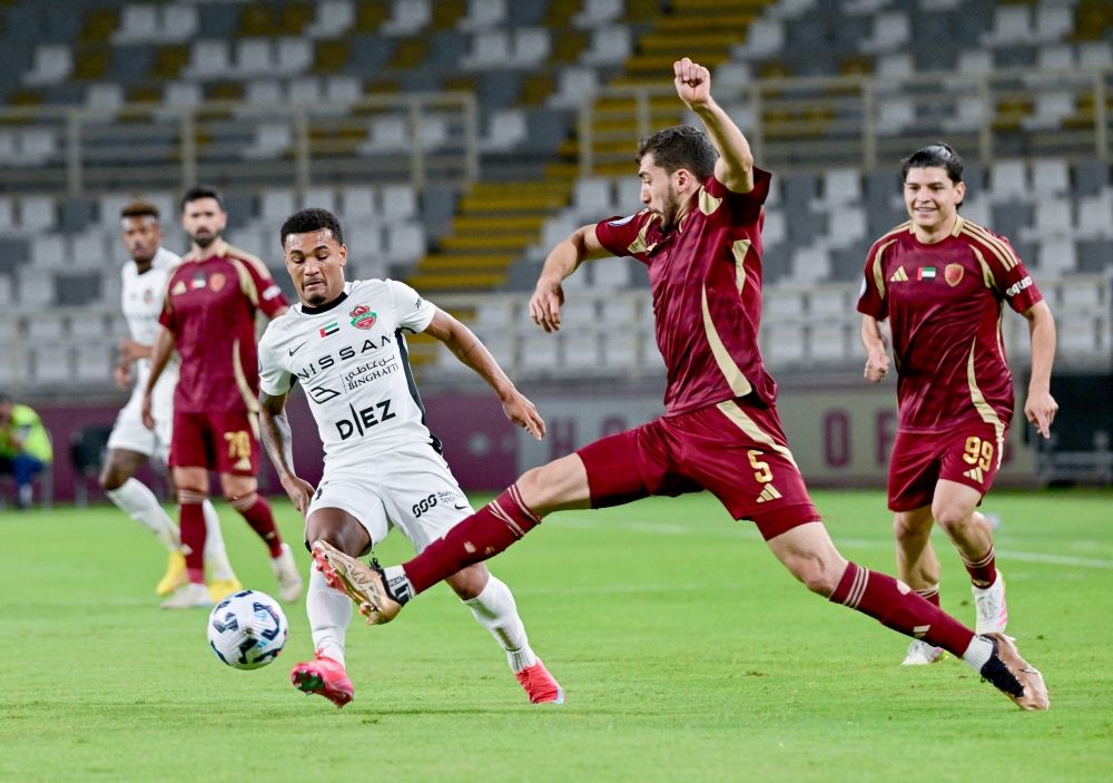 الامارات | 4 نقاط تفصل شباب الأهلي عن درع الدوري