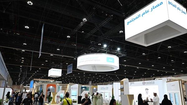 "أبوظبي للكتاب".. مبادرات تعزز الوعي الثقافي والمعرفي بين أفراد المجتمع
