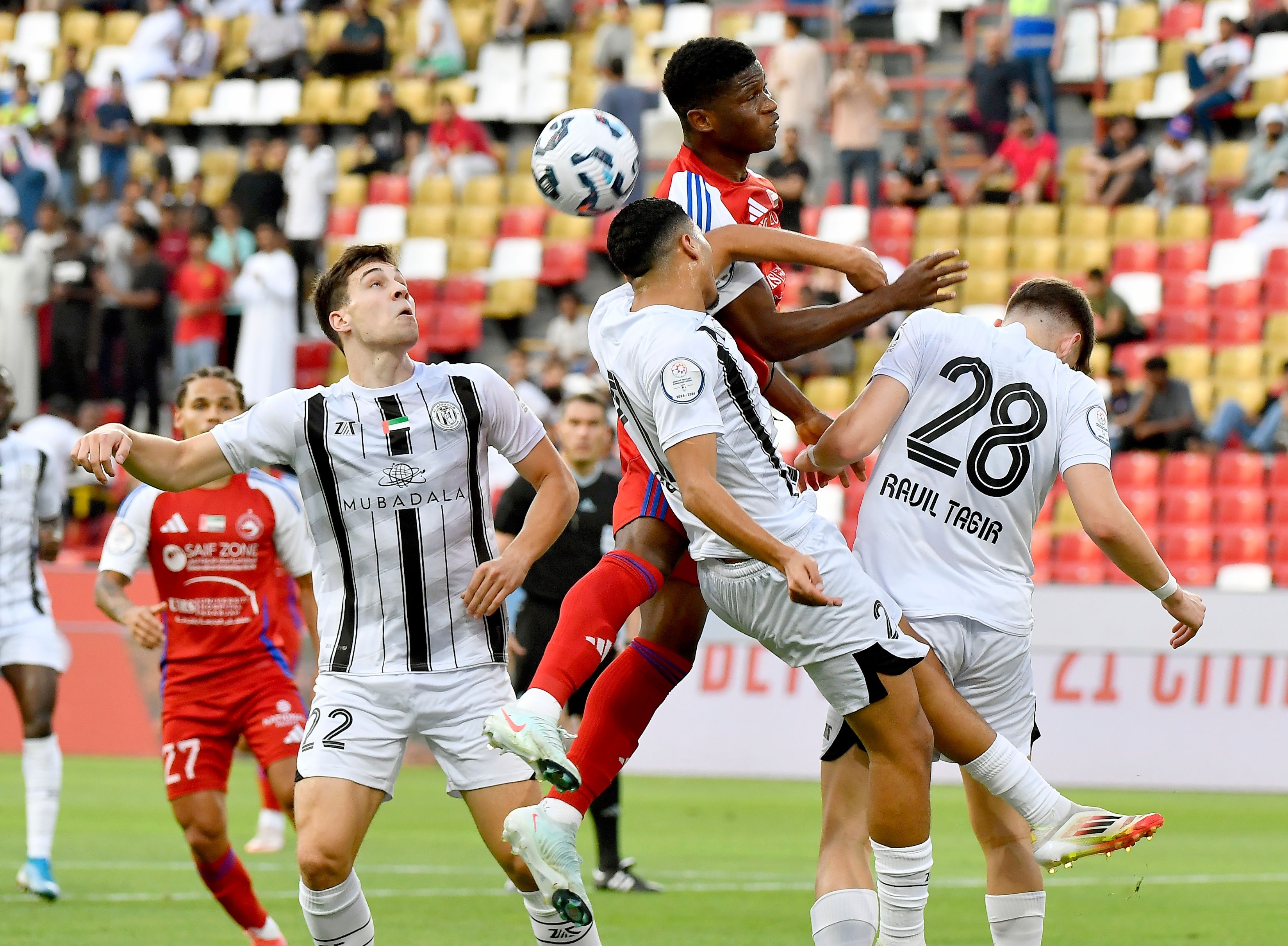 الامارات | الشارقة يتأخر خطوة جديدة في سباق الدوري