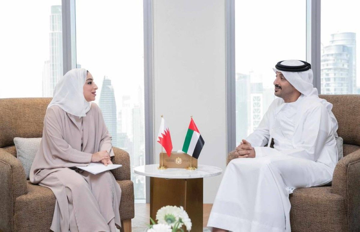 الخليج اليوم .. الإمارات والبحرين تناقشان تعزيز فرص التعاون في القطاع السياحي